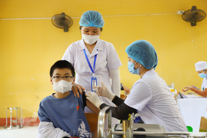 VIDEO: Học sinh lớp khối 6 trường THCS Tân Bình sức khỏe ổn định sau tiêm